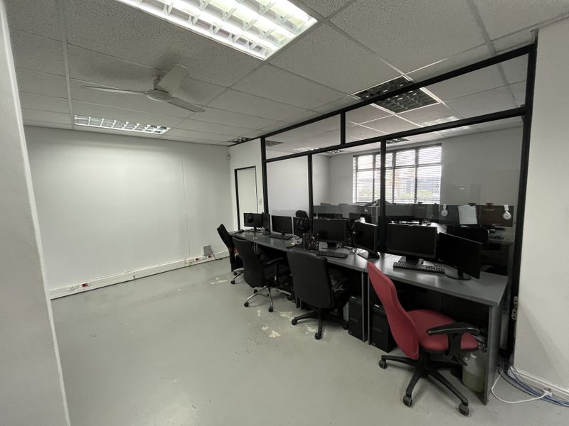 Dual-unit Office in Milennium Business Park, Century City - Photo 8