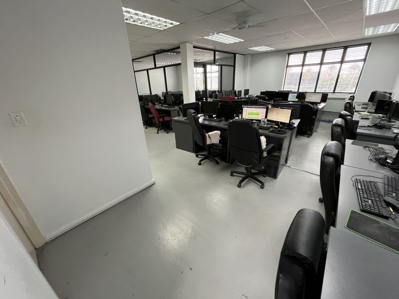 Dual-unit Office in Milennium Business Park, Century City - Photo 5