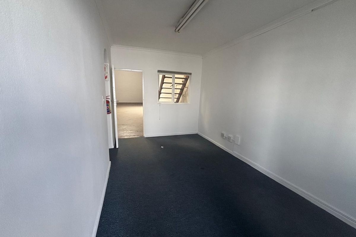 Secure 194m2 Warehouse To Let in Ruco Park – Airport Industria - Photo 4