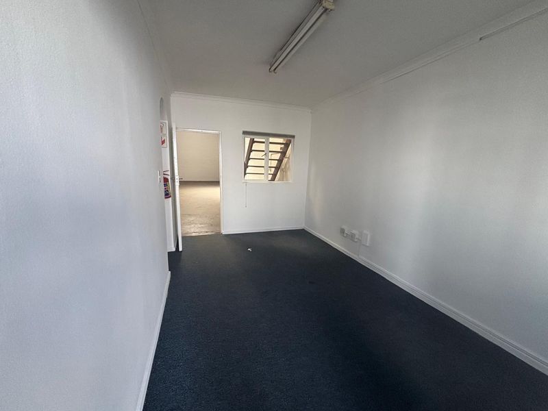 Secure 194m2 Warehouse To Let in Ruco Park – Airport Industria - Photo 4