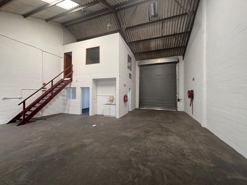 Secure 194m2 Warehouse To Let in Ruco Park – Airport Industria - Photo 8