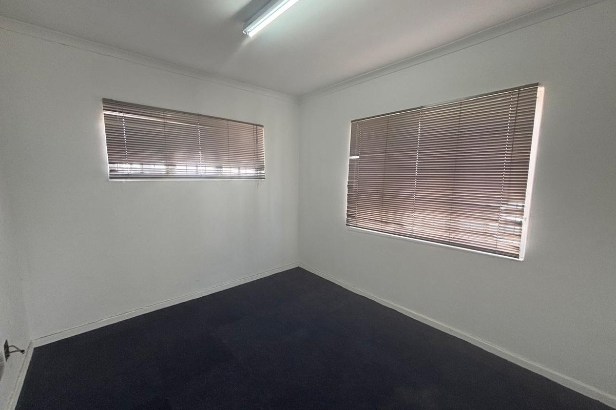 Prime 204m2 Industrial Unit – Ruco Park, Airport Industria - Photo 5