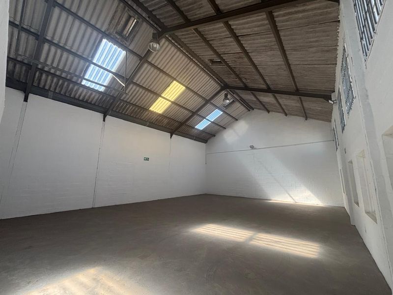 Prime 204m2 Industrial Unit – Ruco Park, Airport Industria - Photo 9