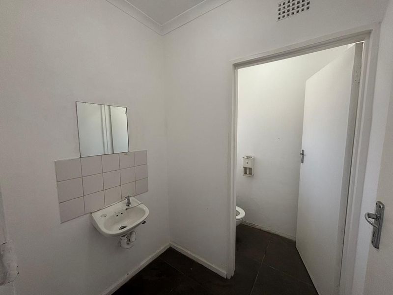 Prime 204m2 Industrial Unit – Ruco Park, Airport Industria - Photo 6