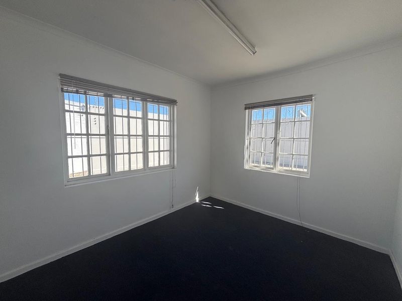 Prime 204m2 Industrial Unit – Ruco Park, Airport Industria - Photo 4