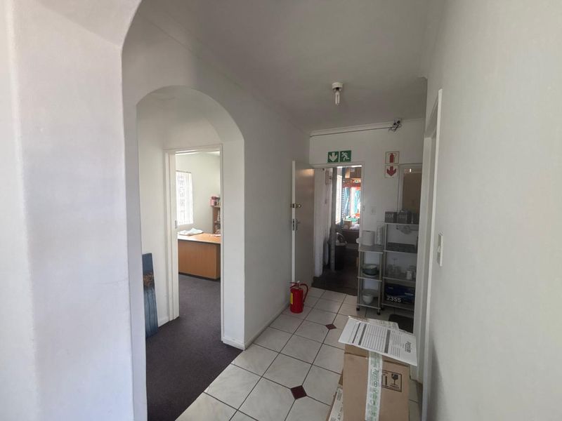 Well-Located Industrial Unit To Let – Ruco Park, Airport Industria - Photo 6