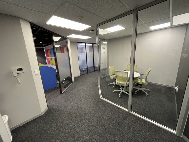 Premium Turnkey Office with Table Mountain Views, Newlands on Main. - Photo 6