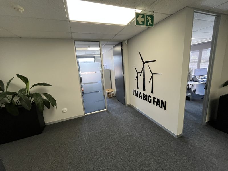 Premium Turnkey Office with Table Mountain Views, Newlands on Main. - Photo 10