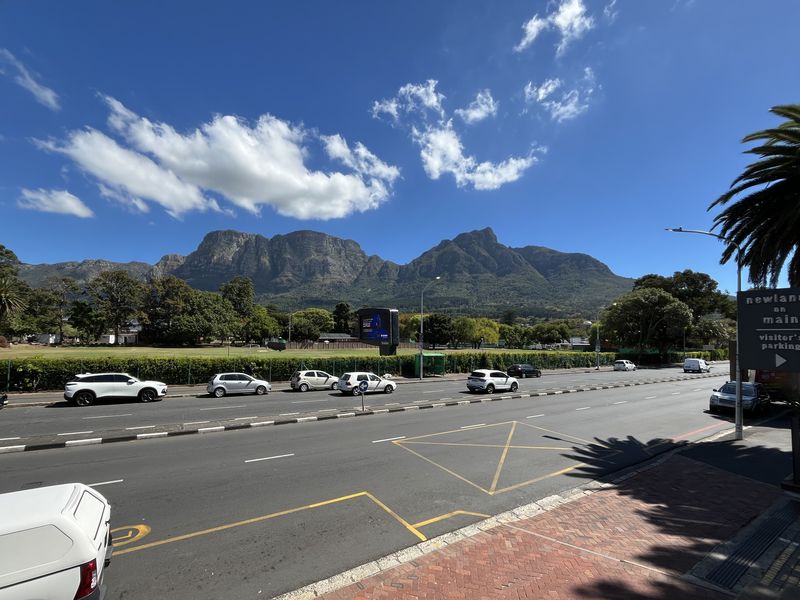 Premium Turnkey Office with Table Mountain Views, Newlands on Main. - Photo 3