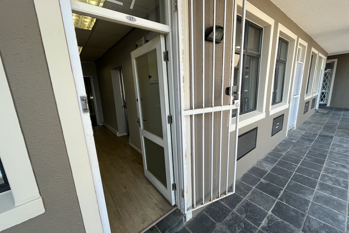 Versatile Dual-Unit Office, Millennium Business Park, Century City - Photo 3