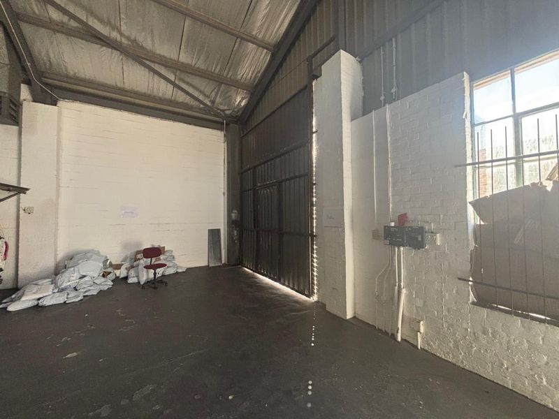Secure Industrial Space To Let – Denval Industrial Park, Epping - Photo 7