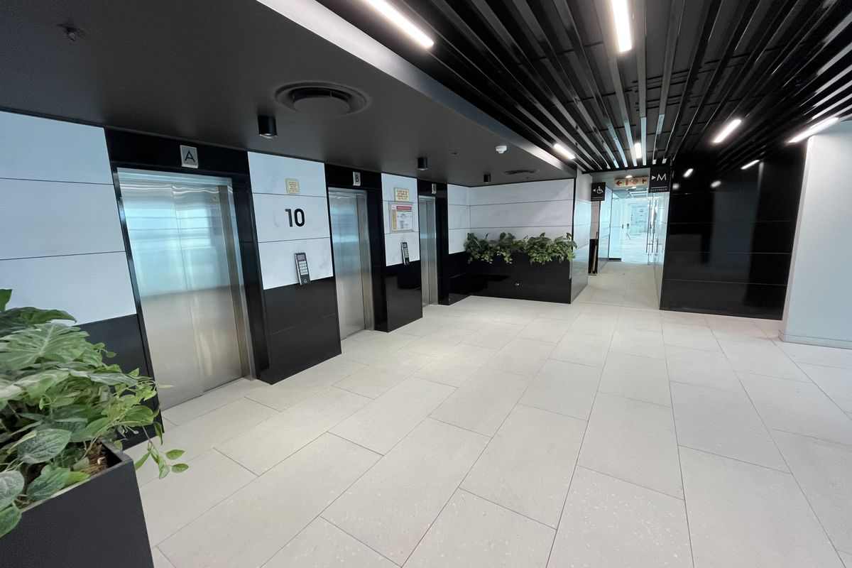 Full-Floor Corporate Office with Panoramic View. 10th Floor, Convention Tower, Foreshore - Photo 5