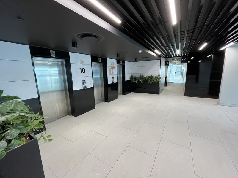 Full-Floor Corporate Office with Panoramic View. 10th Floor, Convention Tower, Foreshore - Photo 5