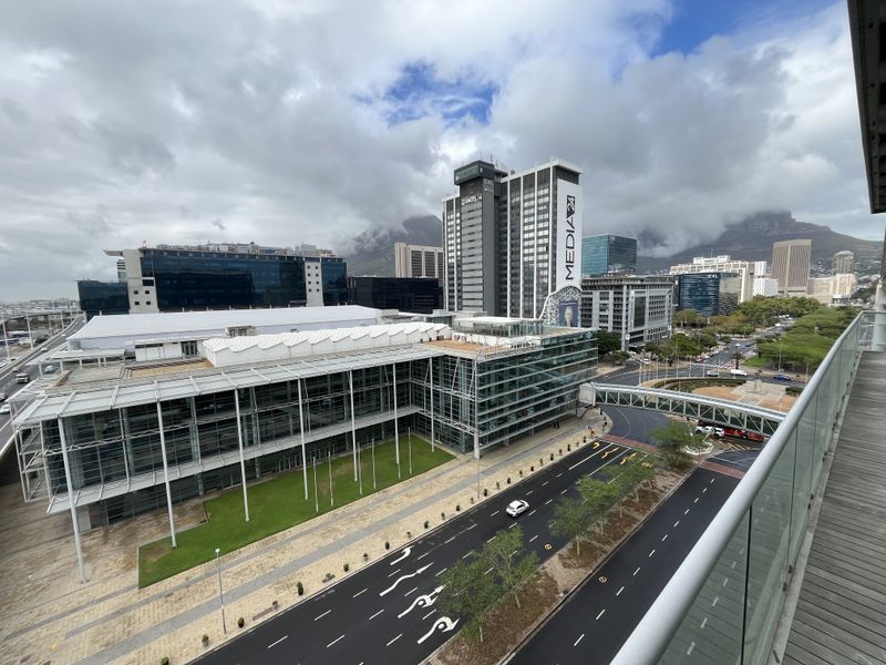 Full-Floor Corporate Office with Panoramic View. 10th Floor, Convention Tower, Foreshore - Photo 8