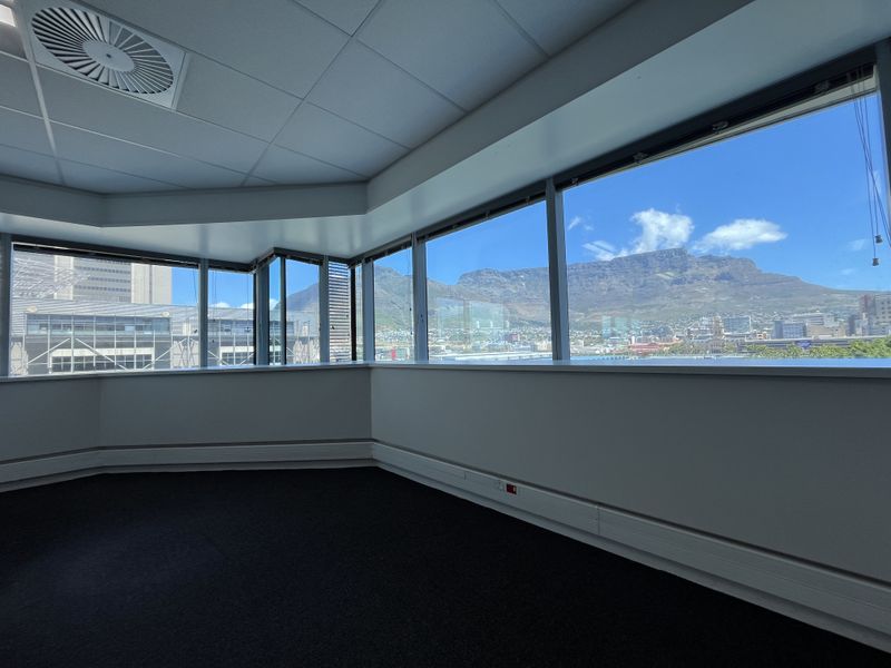 Elevated Corner Office with Iconic Views at The Towers, Cape Town Centre. - Photo 8
