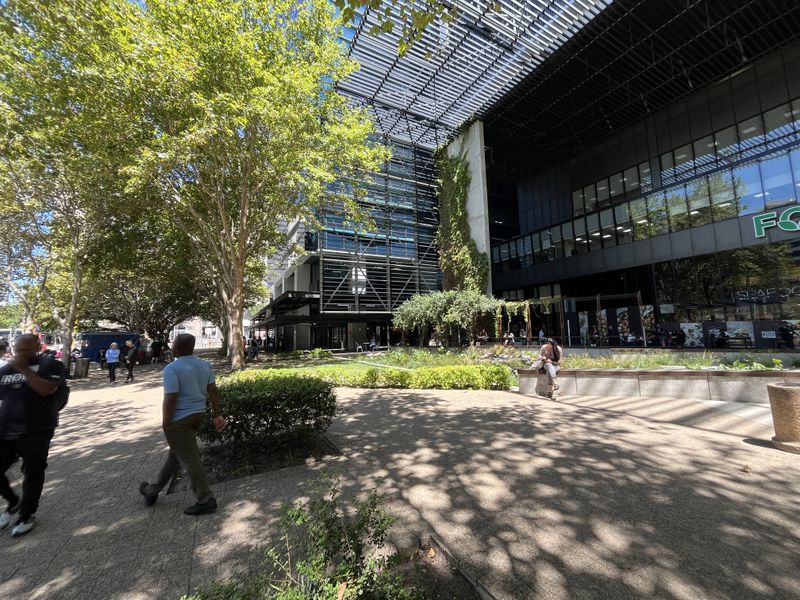 Premium Move-In-Ready Office with Panoramic CBD Views. The Towers, Foreshore. - Photo 3