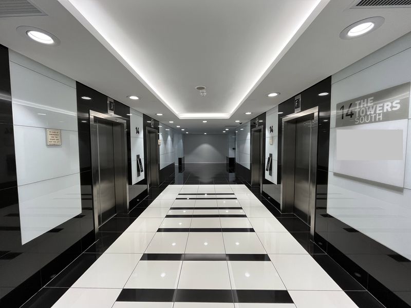 Premium Move-In-Ready Office with Panoramic CBD Views. The Towers, Foreshore. - Photo 4