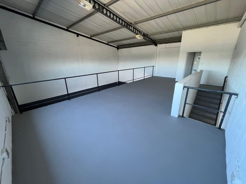 High-Exposure Warehouse & Showroom in Established Spearhead Business Park - Photo 10
