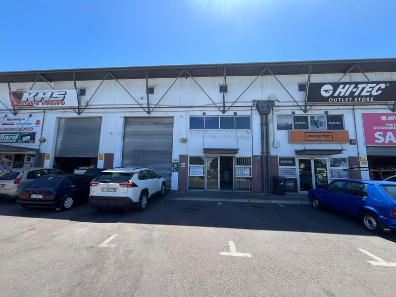 High-Exposure Warehouse & Showroom in Established Spearhead Business Park - Photo 2