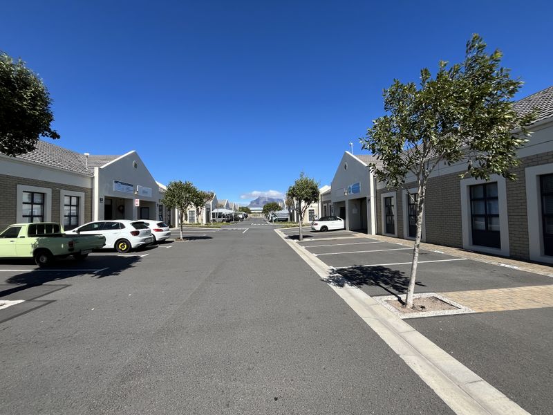 Flexible Office & Storage Unit in Platinum Junction. Secure Montague Gardens Address. - Photo 2