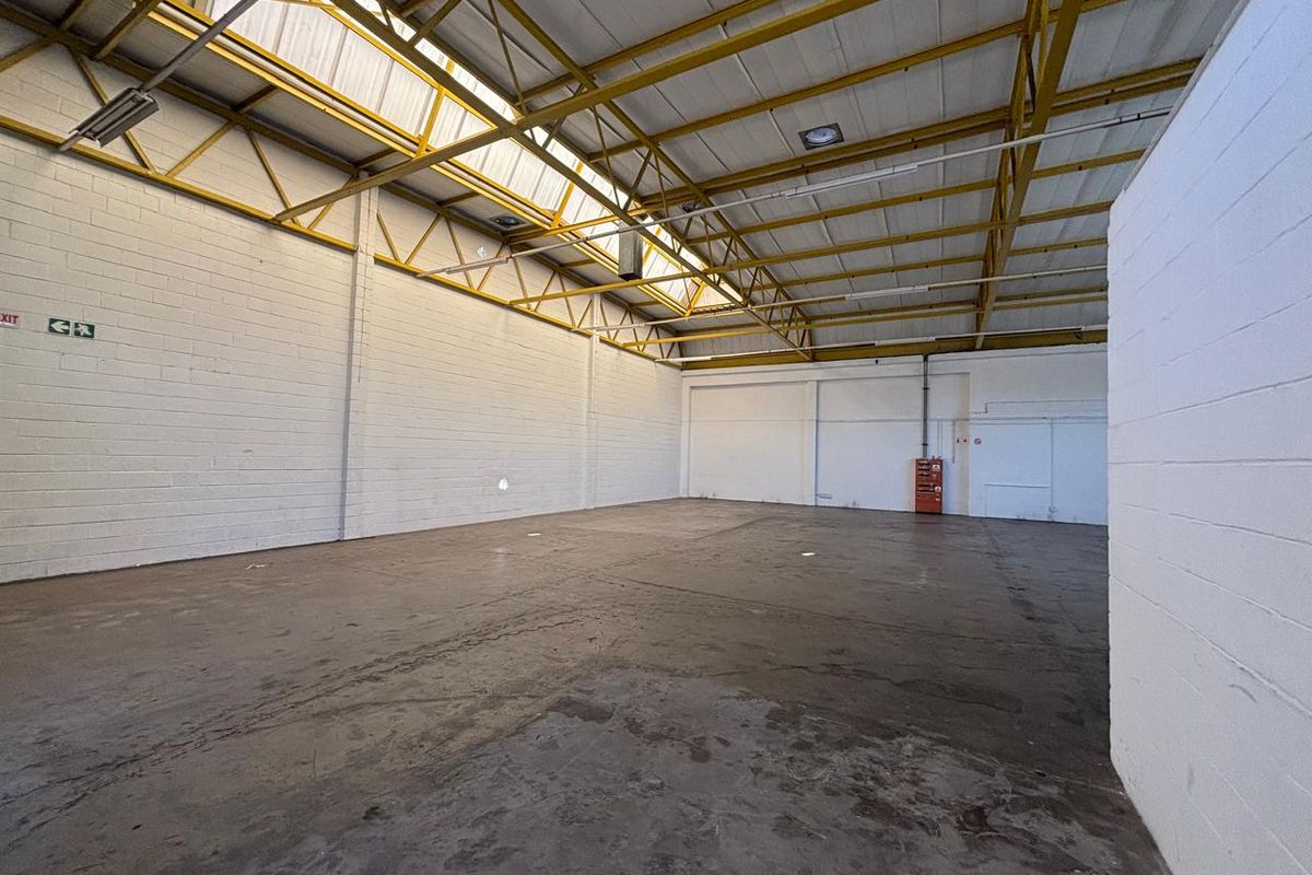 Prime 382m2 Unit To Let in Secure Maitland Industrial Park - Photo 3