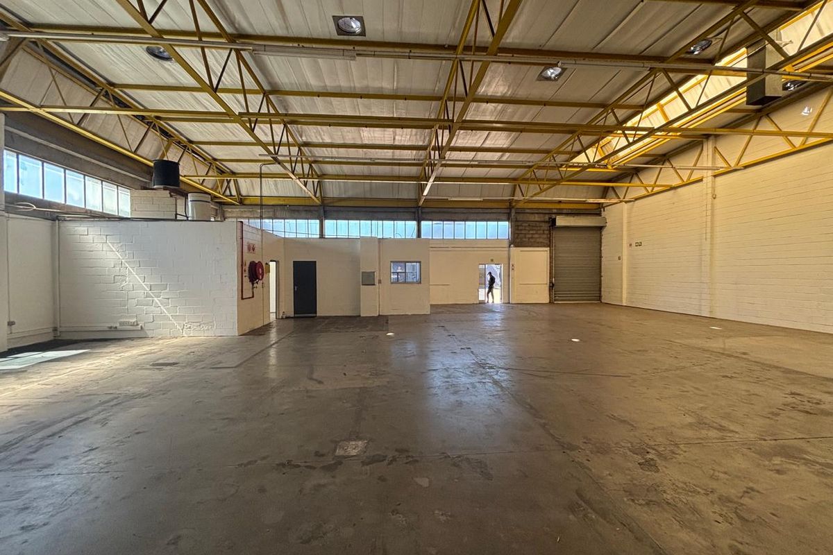 Prime 382m2 Unit To Let in Secure Maitland Industrial Park - Photo 2