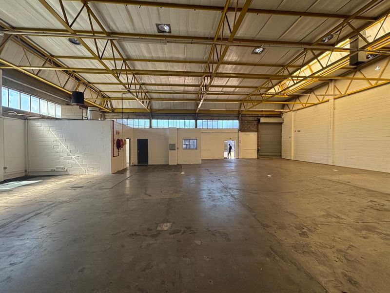 Prime 382m2 Unit To Let in Secure Maitland Industrial Park - Photo 2