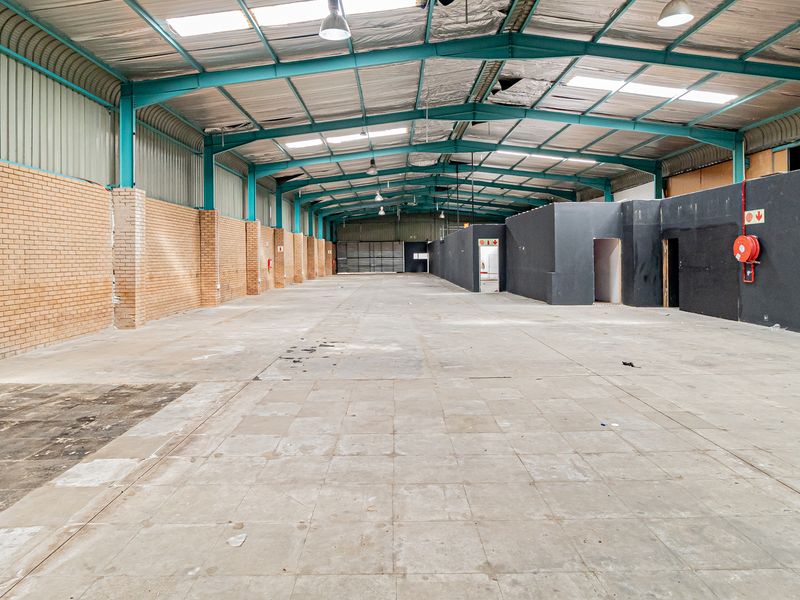 Warehouse / Retail Outlet / Showroom For Sale / To Let In Ferndale. - Photo 5