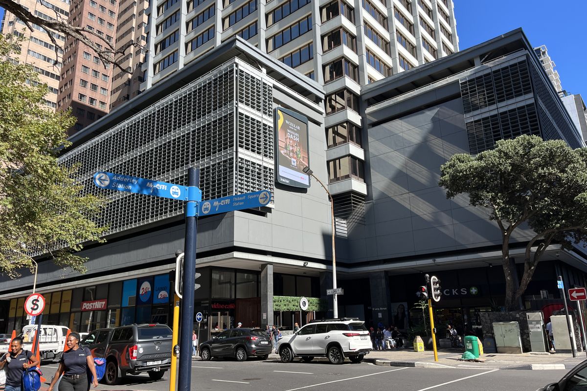 Iconic CBD Floorplate with Panoramic Views. White Box Opportunity at 2 Long Street - Photo 3