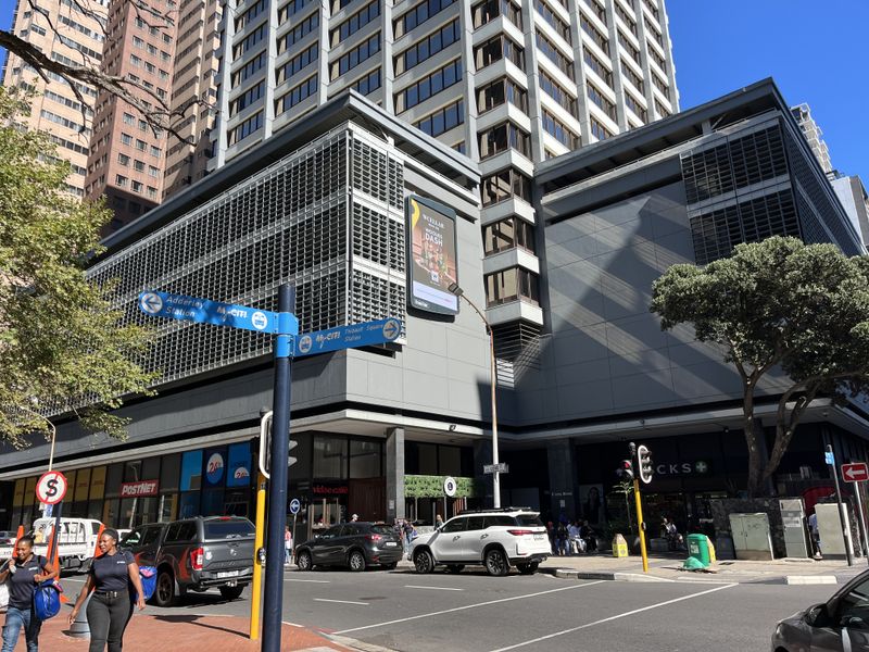 Iconic CBD Floorplate with Panoramic Views. White Box Opportunity at 2 Long Street - Photo 3