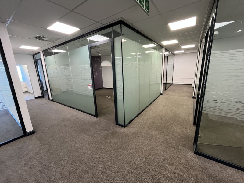 Premium 4th Floor Office with Panoramic Views & Signage Opportunity, 950 squares at The Towers. - Photo 5