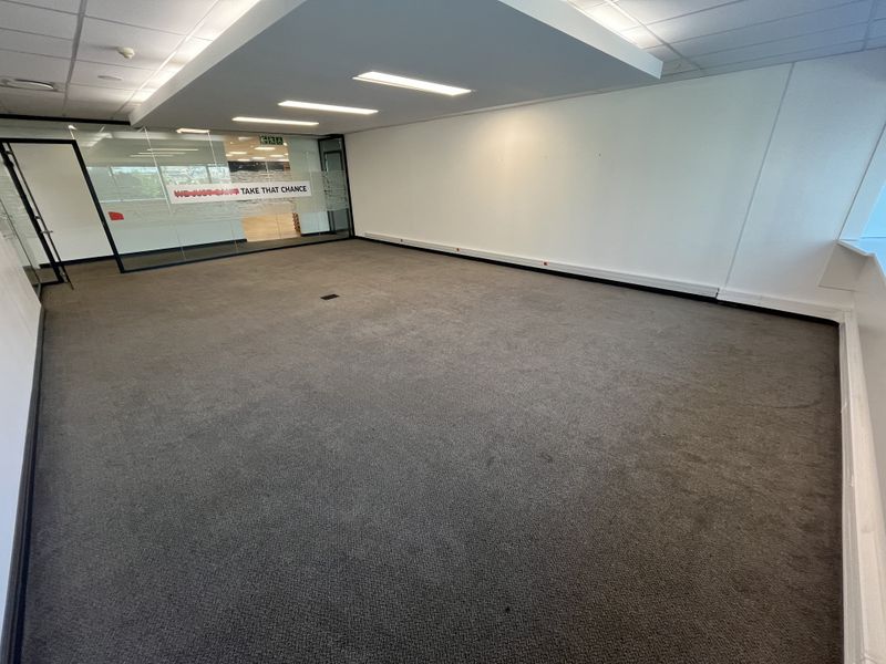 Premium 4th Floor Office with Panoramic Views & Signage Opportunity, 950 squares at The Towers. - Photo 10