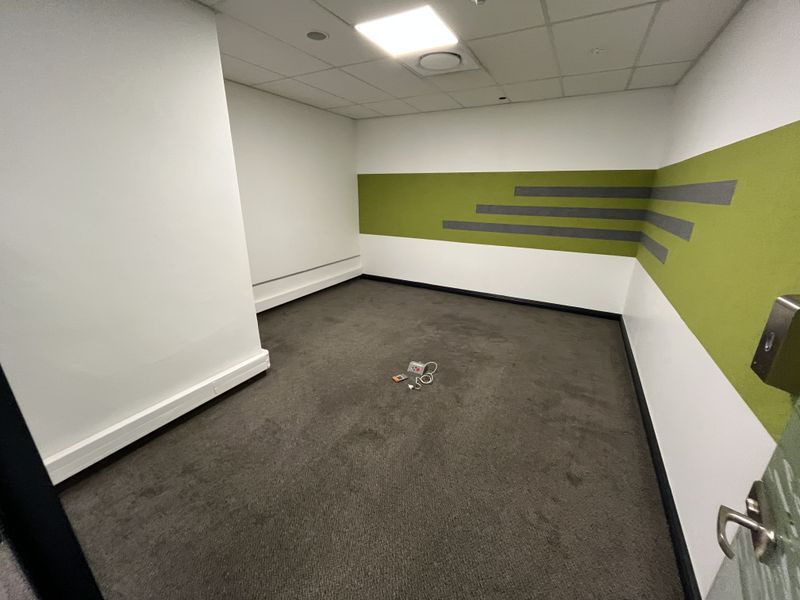 Premium 4th Floor Office with Panoramic Views & Signage Opportunity, 950 squares at The Towers. - Photo 7