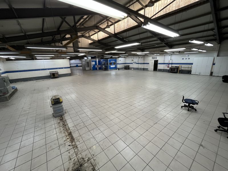 Freestanding Montague Drive Warehouse with Private Yard & Mechanical Fit-Out. - Photo 9