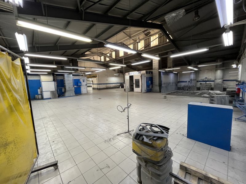 Freestanding Montague Drive Warehouse with Private Yard & Mechanical Fit-Out. - Photo 3