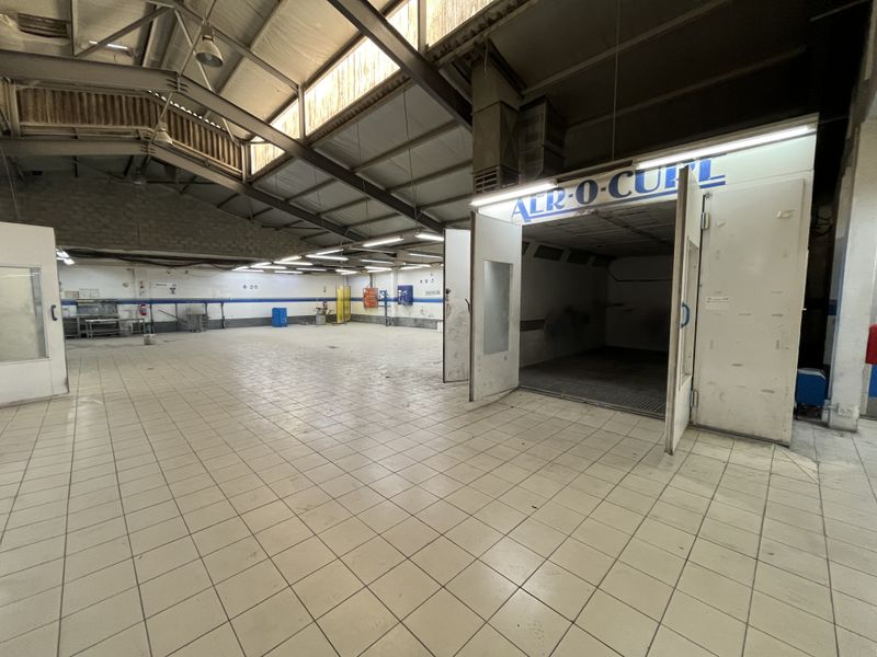 Freestanding Montague Drive Warehouse with Private Yard & Mechanical Fit-Out. - Photo 7