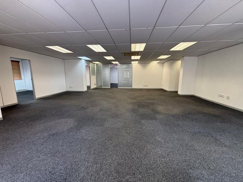 308m2 Premium Ground-Floor Office to Let | Tyger Valley Business District - Photo 10