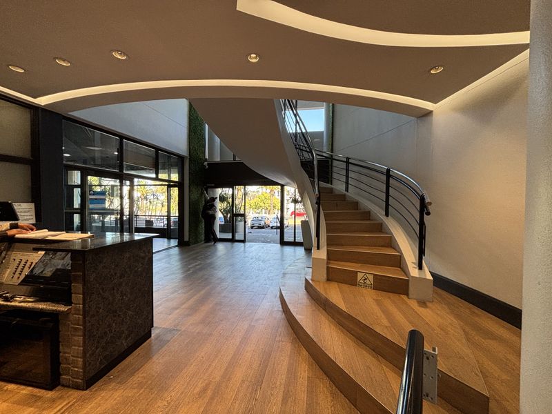 840m2 Premium Office Space to Let | Bloemhof Building, Tyger Valley - Photo 3