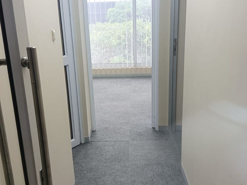 100m2 A-Grade Office To Let in Umhlanga Ridge - Photo 4
