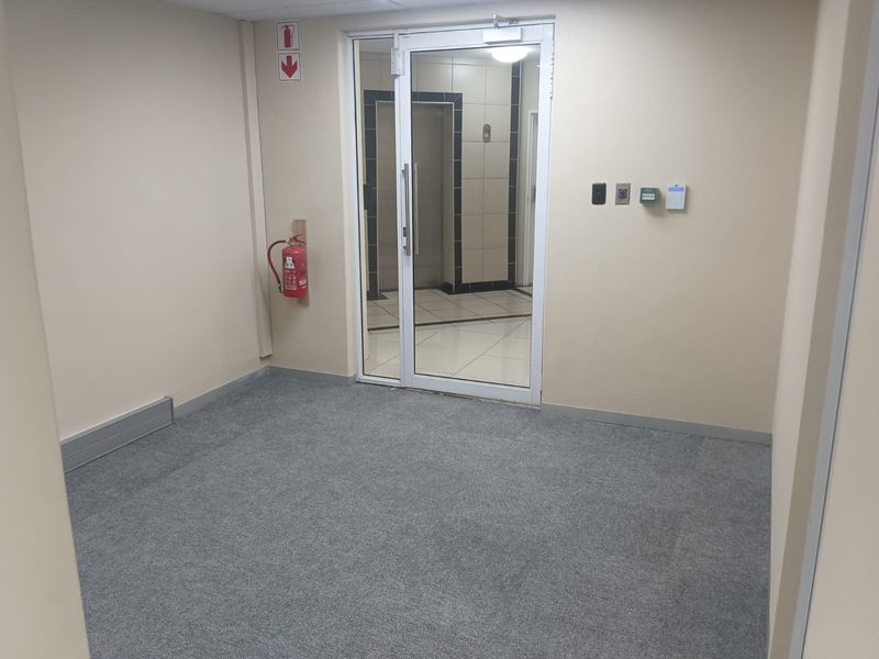 100m2 A-Grade Office To Let in Umhlanga Ridge - Photo 3