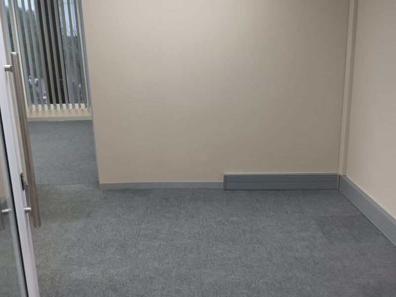 100m2 A-Grade Office To Let in Umhlanga Ridge - Photo 9