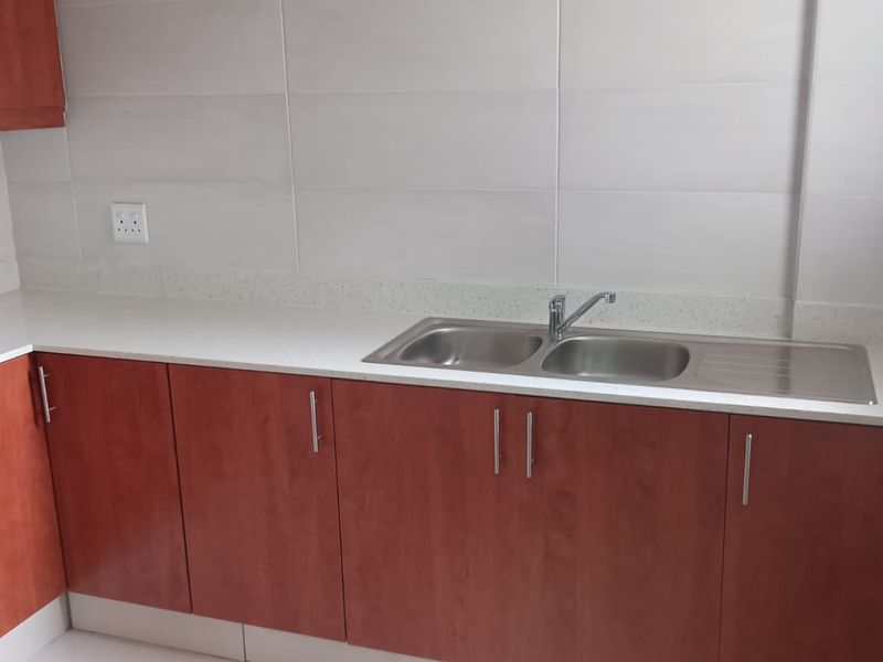 100m2 A-Grade Office To Let in Umhlanga Ridge - Photo 2