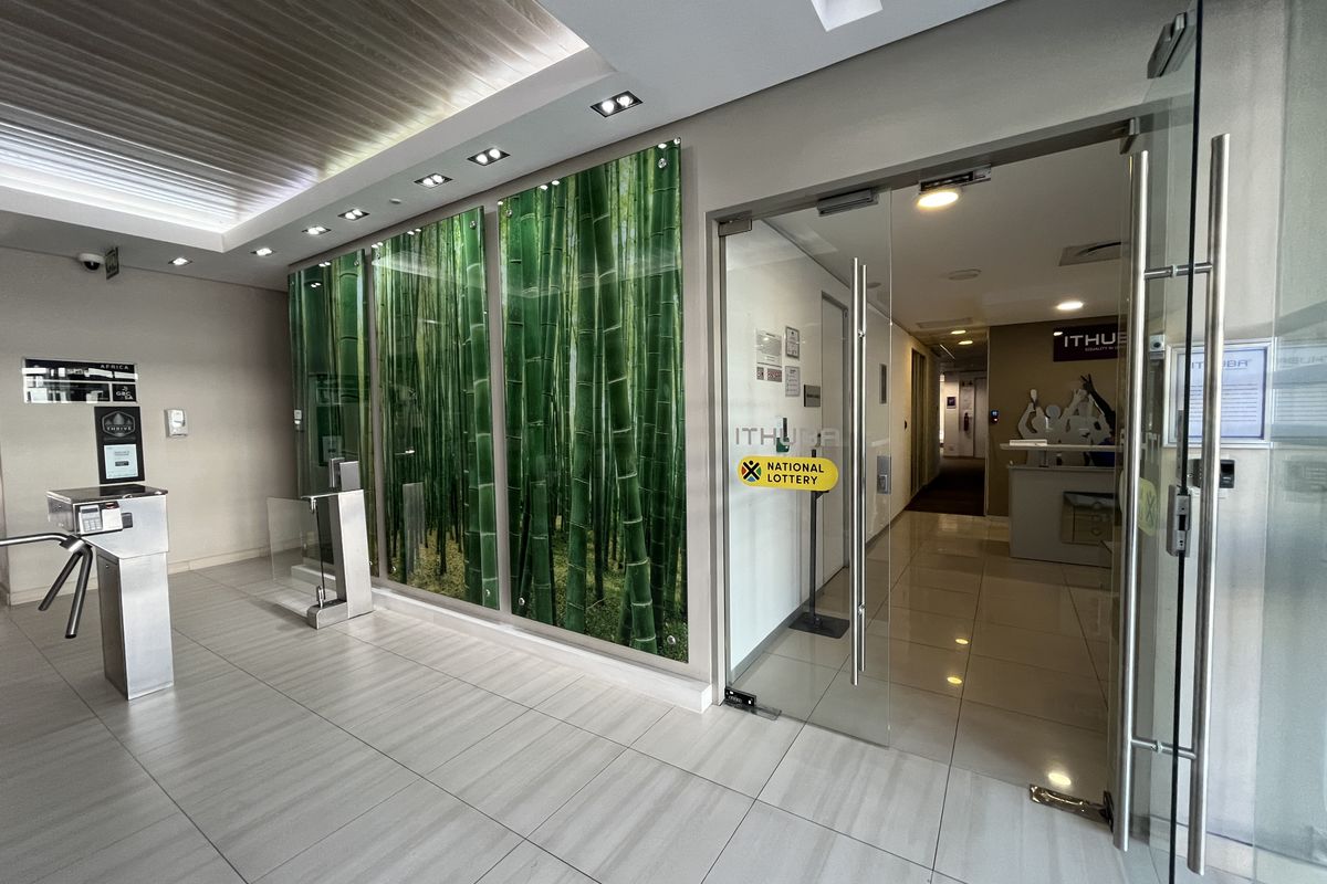 Prime Ground Floor Office with Great Exposure. 200 On Main, Claremont - Photo 2