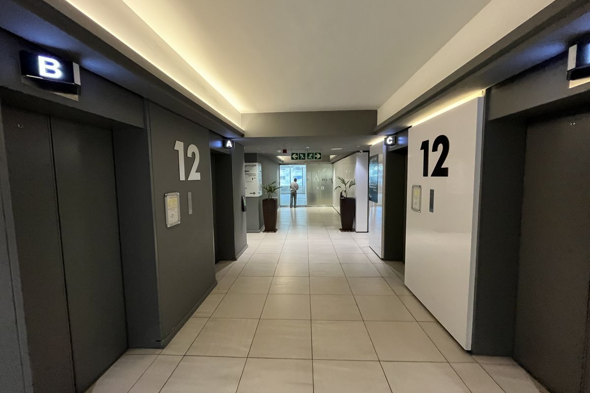 Panoramic Corner Office with Great Adaptability. 2 Long Street, Cape Town CBD - Photo 2