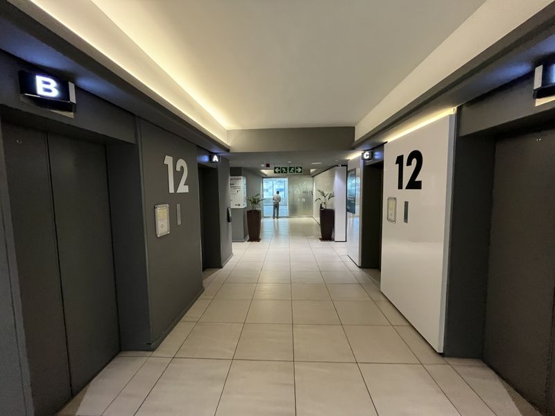 Panoramic Corner Office with Great Adaptability. 2 Long Street, Cape Town CBD - Photo 2