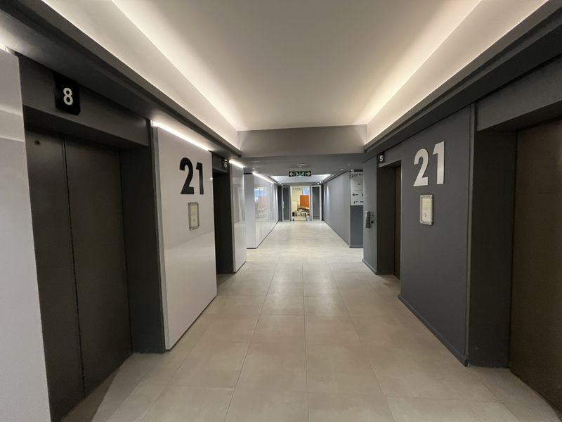 Wraparound 21st Floor Office with Panoramic CBD & Waterfront Views. 2 Long Street, Cape Town. - Photo 2