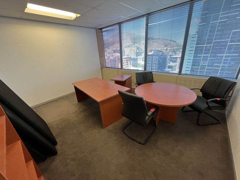 Wraparound 21st Floor Office with Panoramic CBD & Waterfront Views. 2 Long Street, Cape Town. - Photo 9