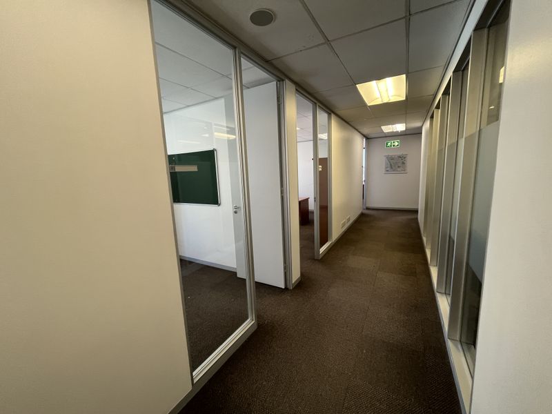 Wraparound 21st Floor Office with Panoramic CBD & Waterfront Views. 2 Long Street, Cape Town. - Photo 8