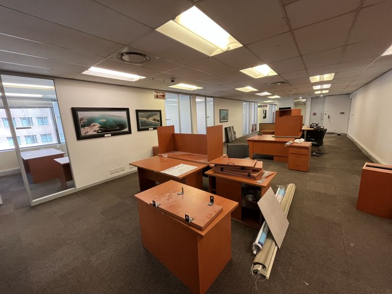 Wraparound 21st Floor Office with Panoramic CBD & Waterfront Views. 2 Long Street, Cape Town. - Photo 3