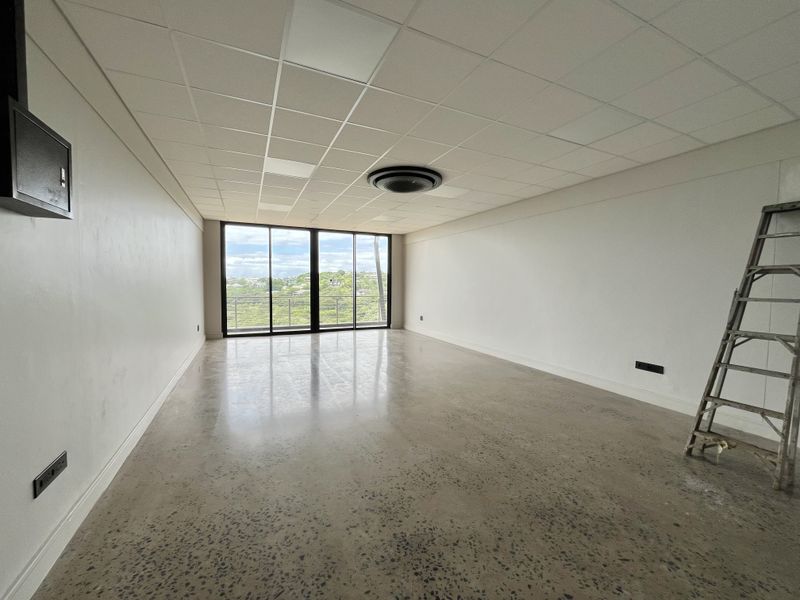 Premium 57m2 Top-Floor Office in Secure Simbithi Office Park - Photo 3